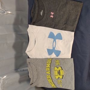 Women's large Under Armour tees